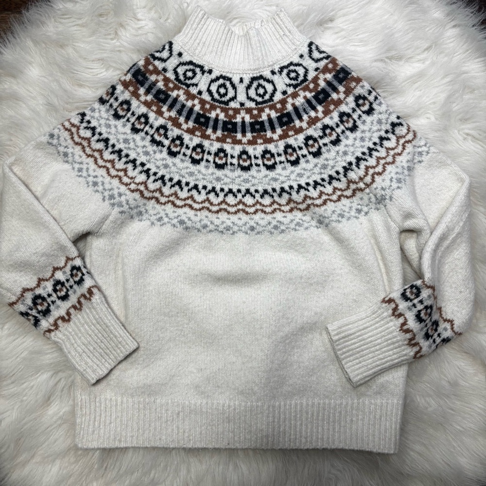 Cupcakes and Cashmere Fair Isle Turtleneck Printed Sweater in Cream size Small